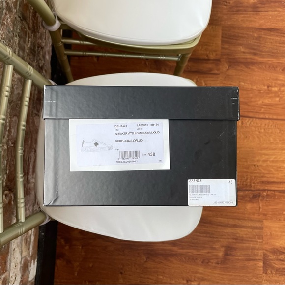 VERSACE GRECA LEATHER SNEAKER (US 10) - Picture 14 of 14